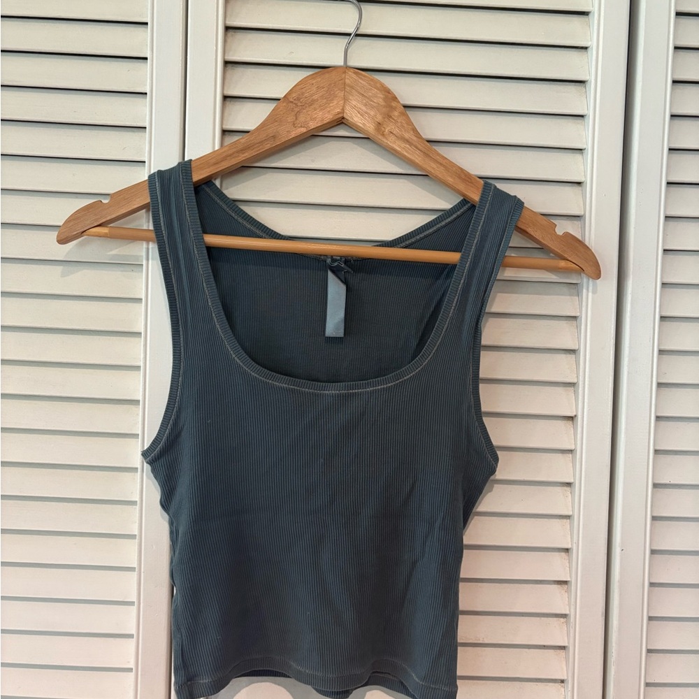 SKIMS Gray Fitted Crop Tank Top
